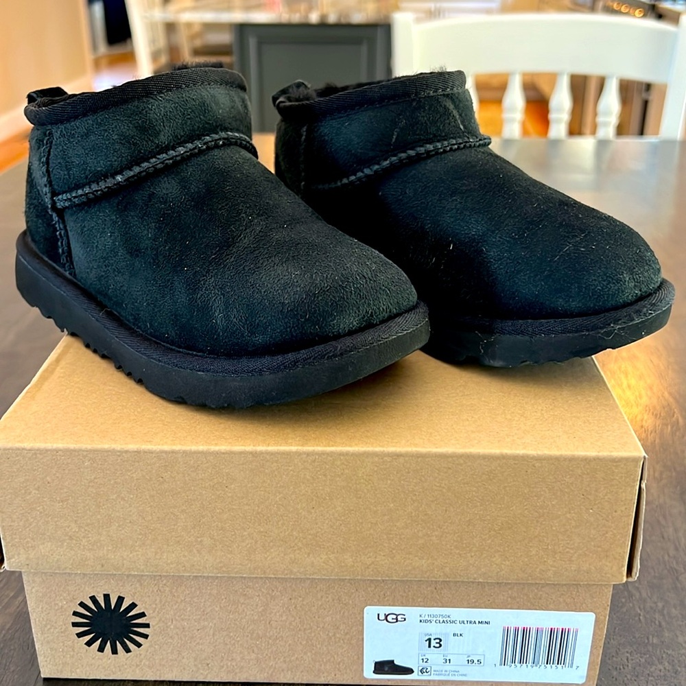 Kids Black Ugg Classic Mini Boots